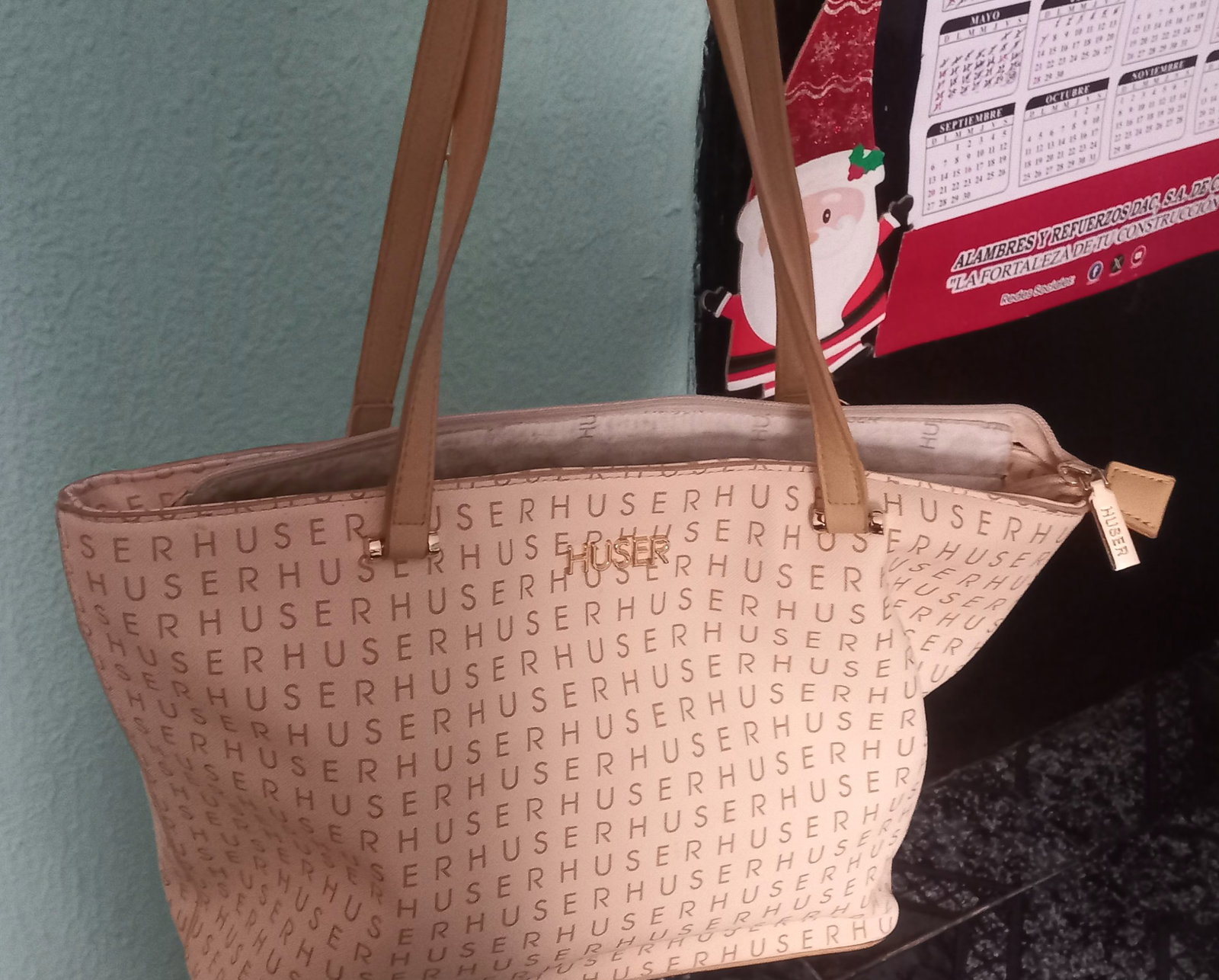 Bolsa de Mano Seminueva HUSER - Excelente Estado