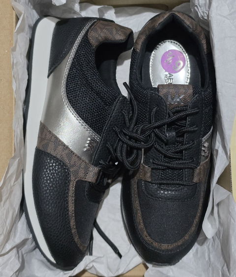 Tenis Michael Kors 3 1/2 originales nuevos en su talla !