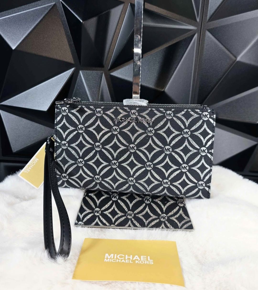 Cartera Michael Kors negra con detalles plateados original nueva