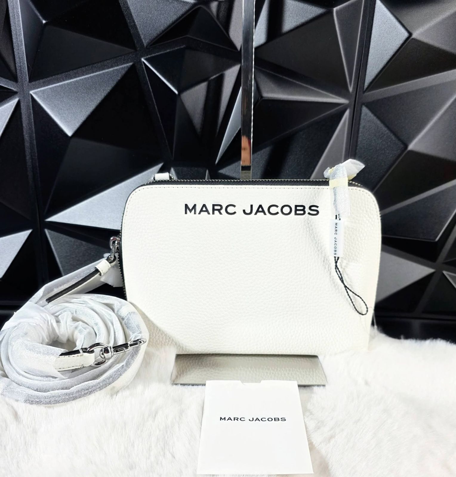 Bolso Crossbody Marc Jacobs Amplio y Elegante