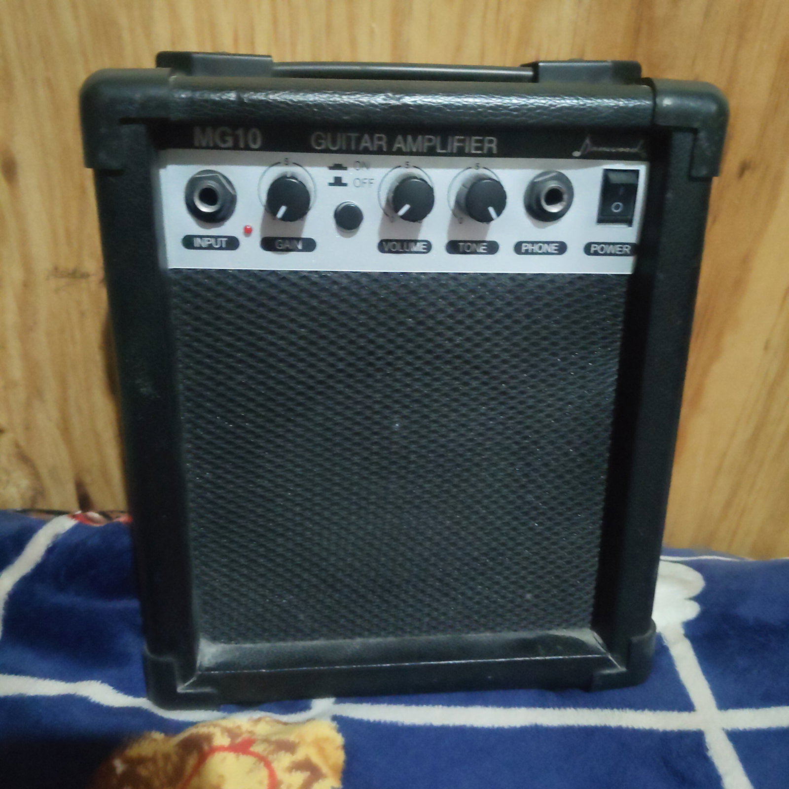 Amplificador de guitarra danwood MG10