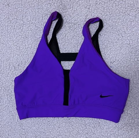 Top deportivo morado y negro