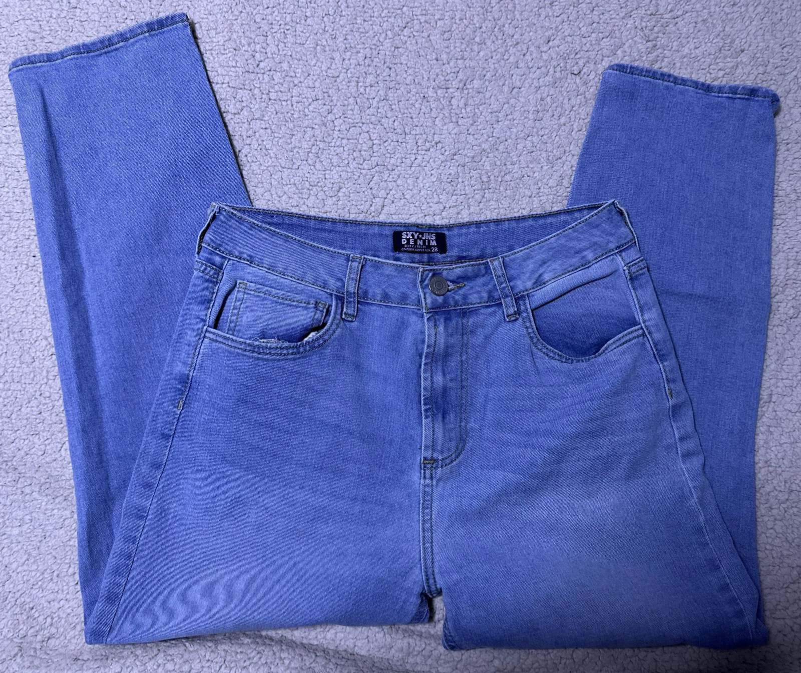 Jeans de mezclilla azul claro para mujer