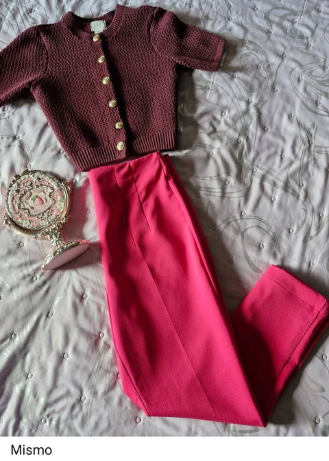 Pantalón de pinzas Zara color rosa, talla M, como nuevo