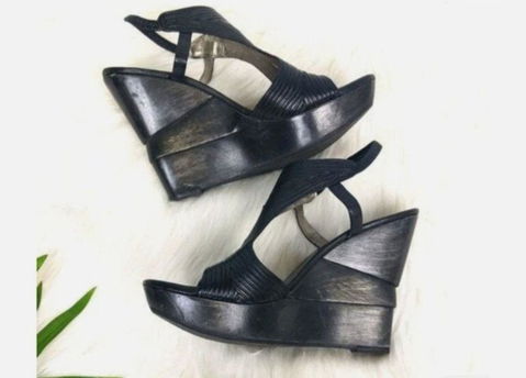 Cuñas de diseñador con tacón de madera tallado