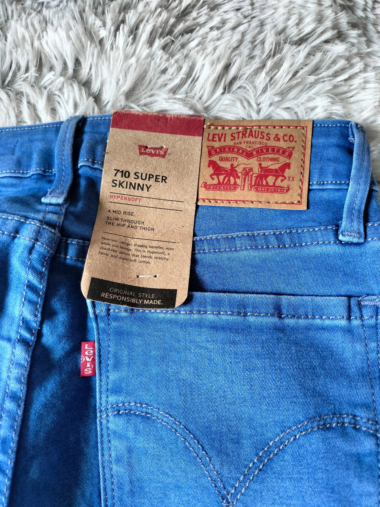 Jeans Levi's 710 Super Skinny - Talla 26x30 - Nuevos
