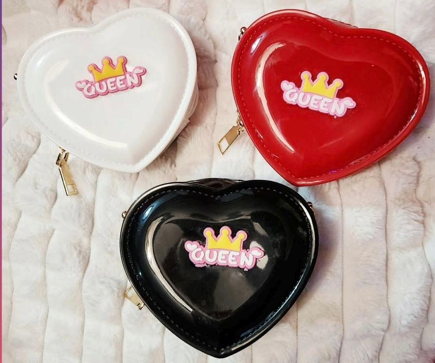Mini bolso portátil en forma de corazón con cadenita