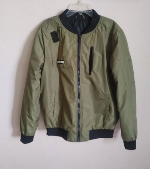 Chamarra verde militar impermeable