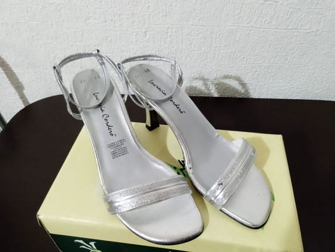 Sandalias Plata No.24.5 - Solo una puesta