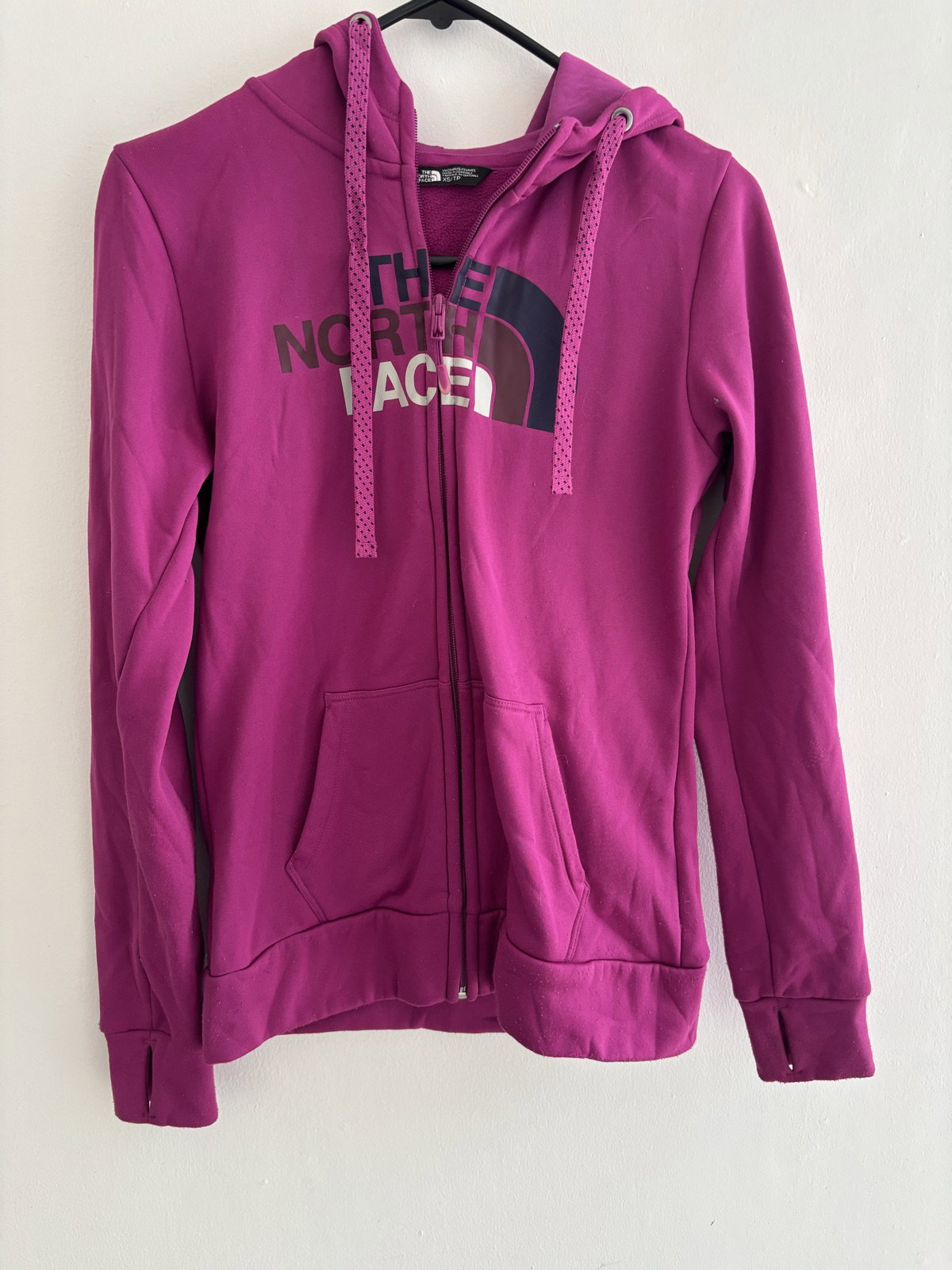 Chamarra The North Face Rosa con Capucha