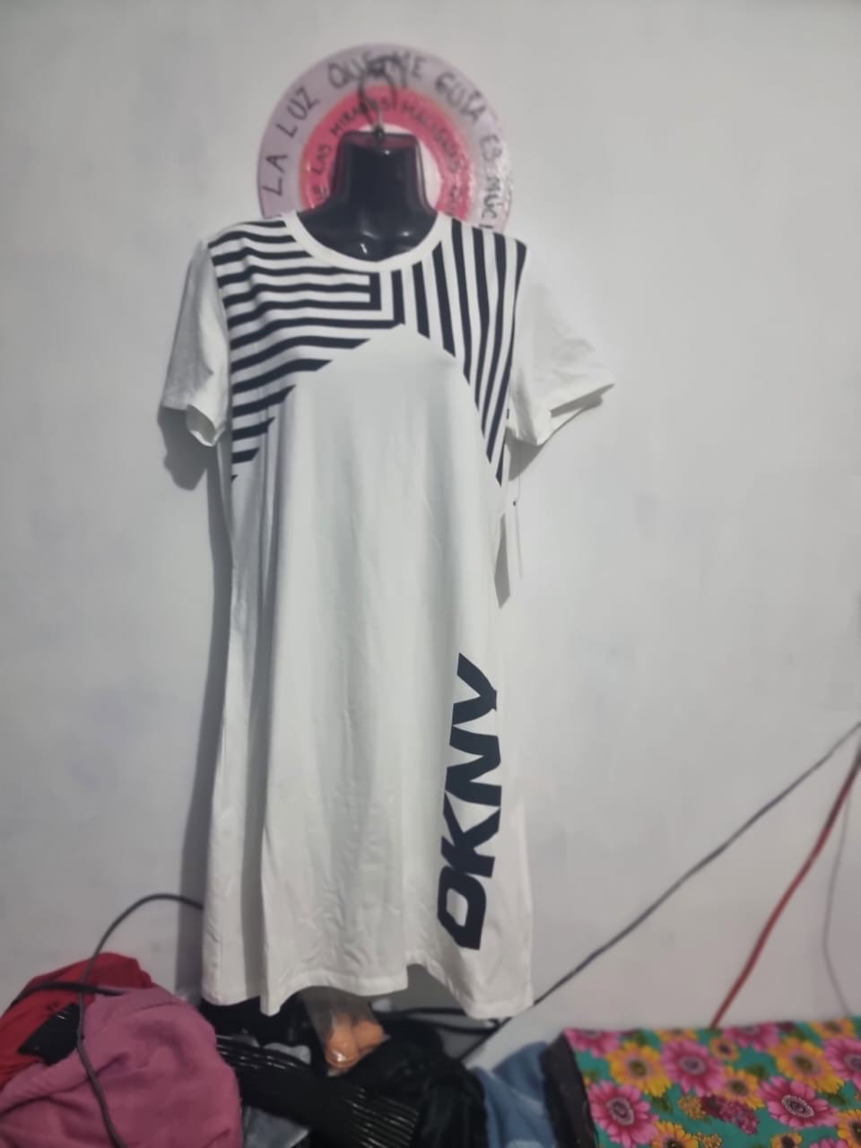 Vestido DKNY Blanco con Rayas