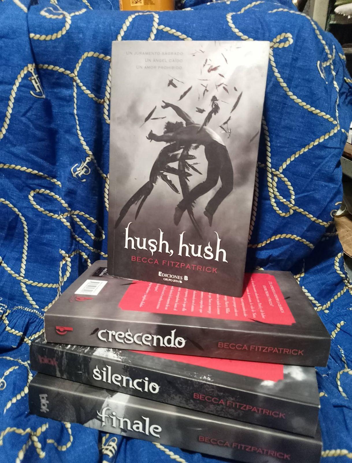 Libros a la venta: Hush Hush, Twisted y La Casa de Hades