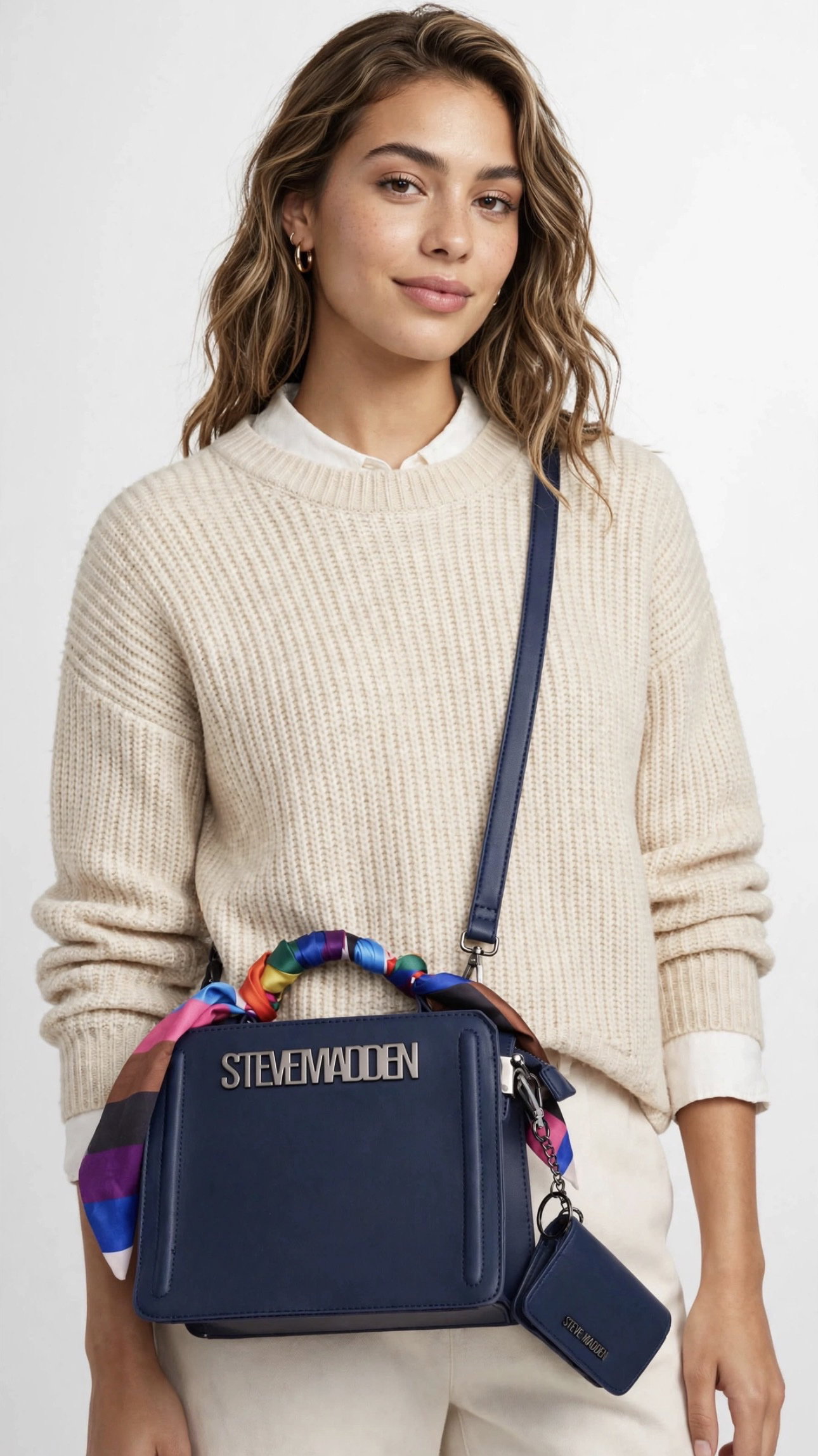 Bolsa Steve Madden color azul con bandana