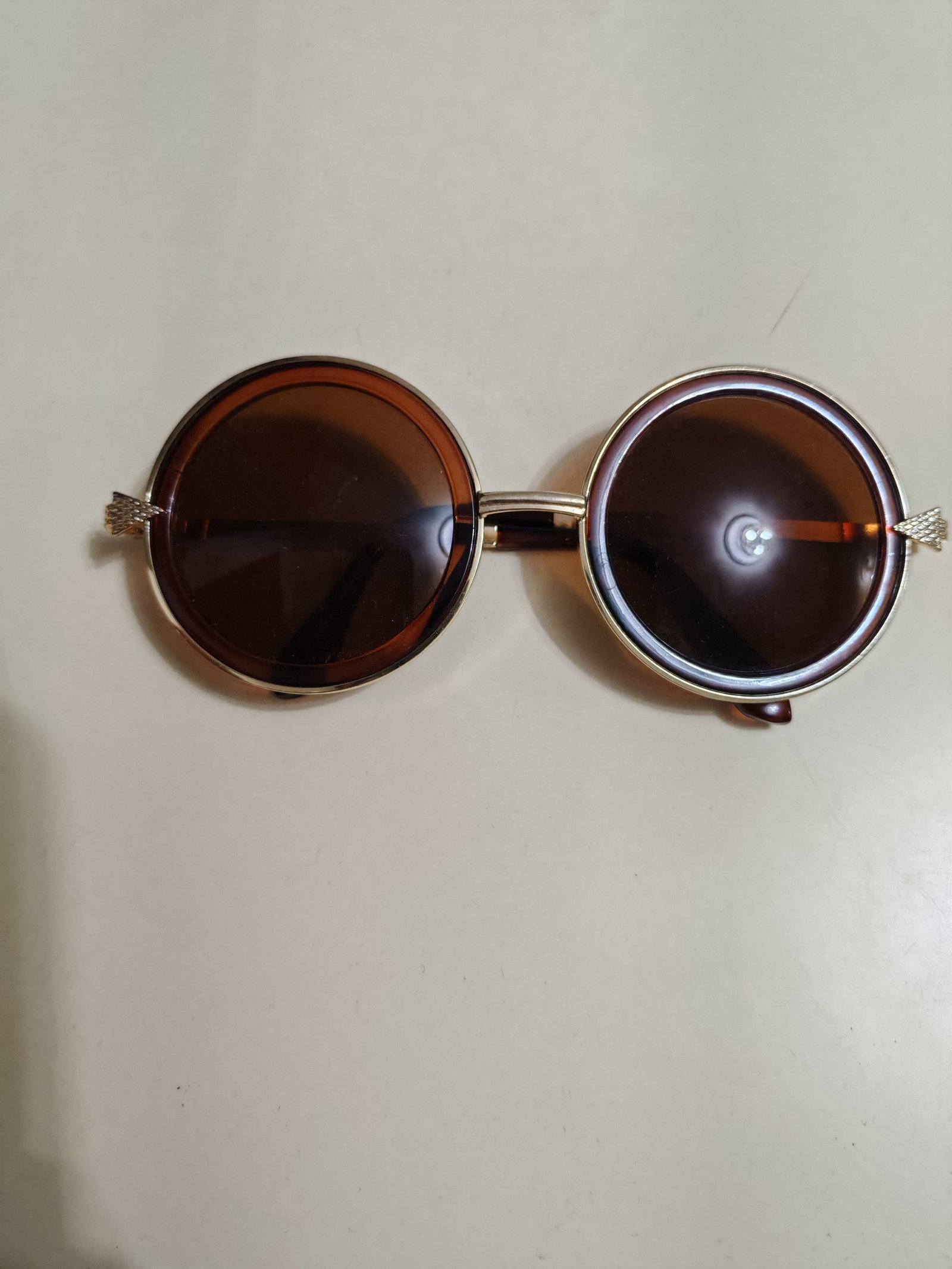 Lentes de sol redondos