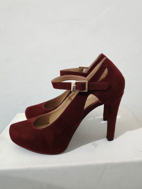Tacones tintos New Colors Shoes