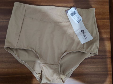Panties nude con abdomen reforzado Berlei talla G