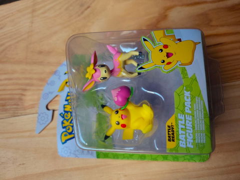 Set coleccionable Pokémon: Pikachu y Deerling Primavera