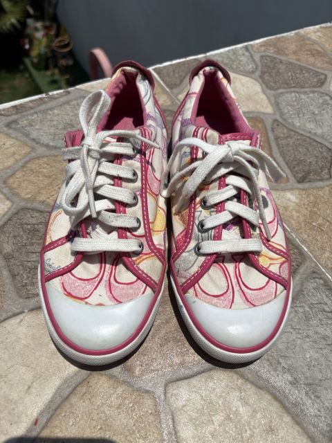 Tenis Coach #4.5 en Buen Estado
