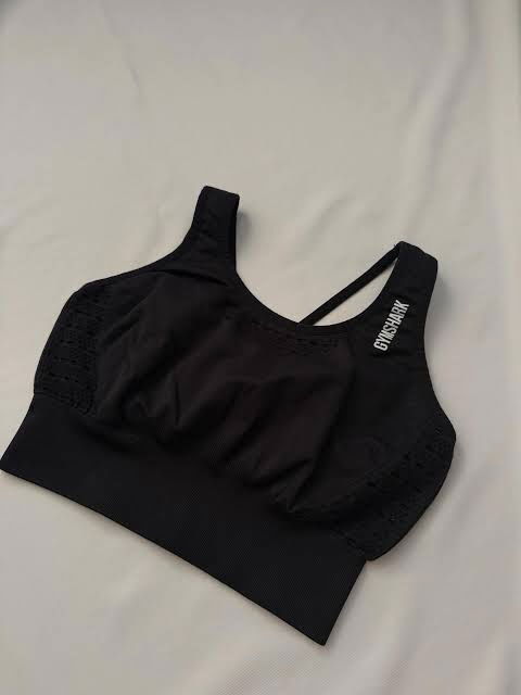 Top deportivo Gymshark negro talla S
