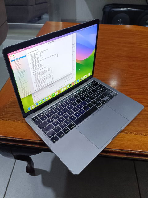 MacBook Pro M1 13.3" 16GB RAM 512GB SSD Gris Espacial - Como Nueva