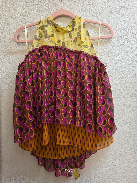 Blusa sin mangas colorido con estampado