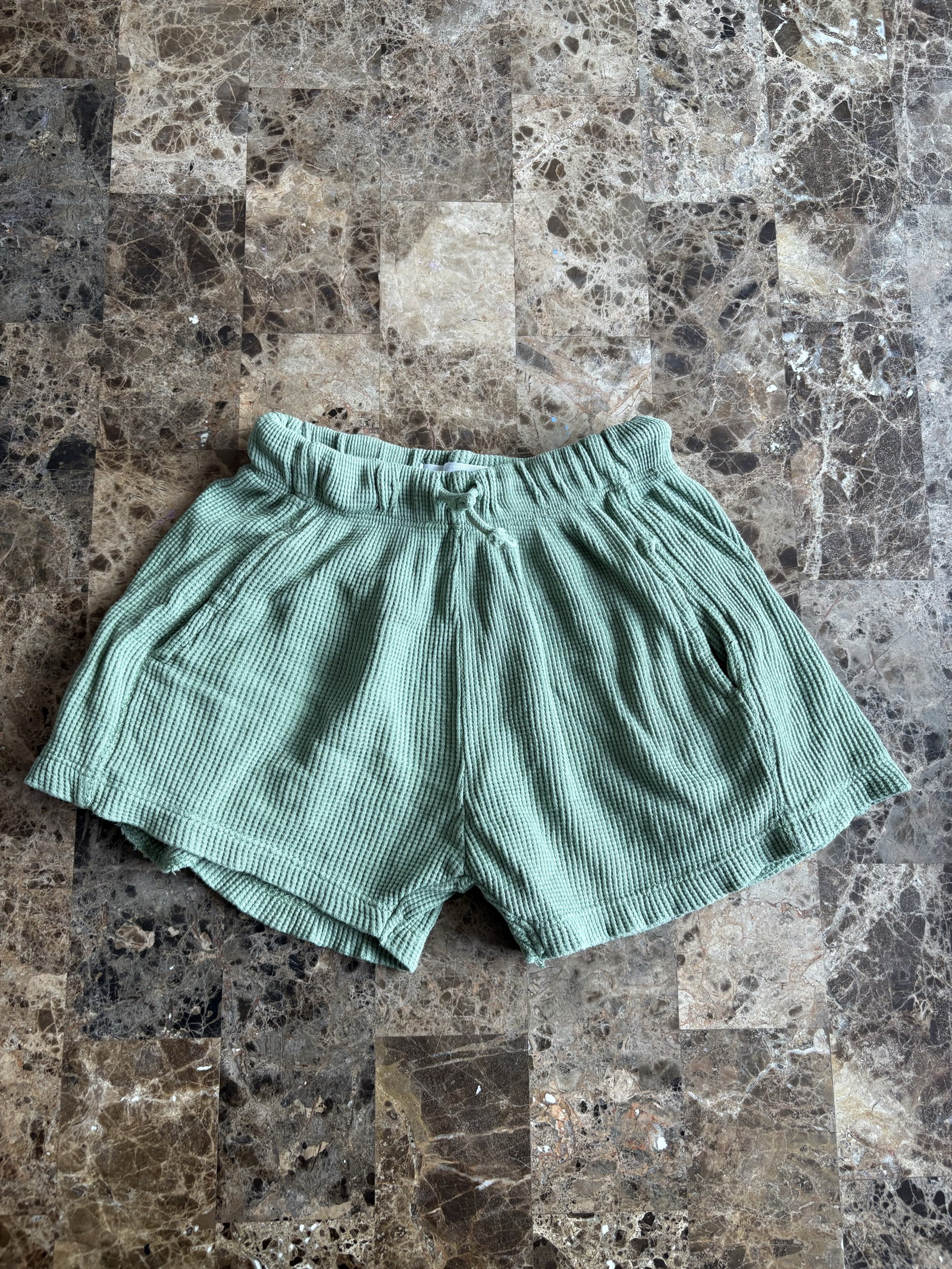 Short verde waffleado