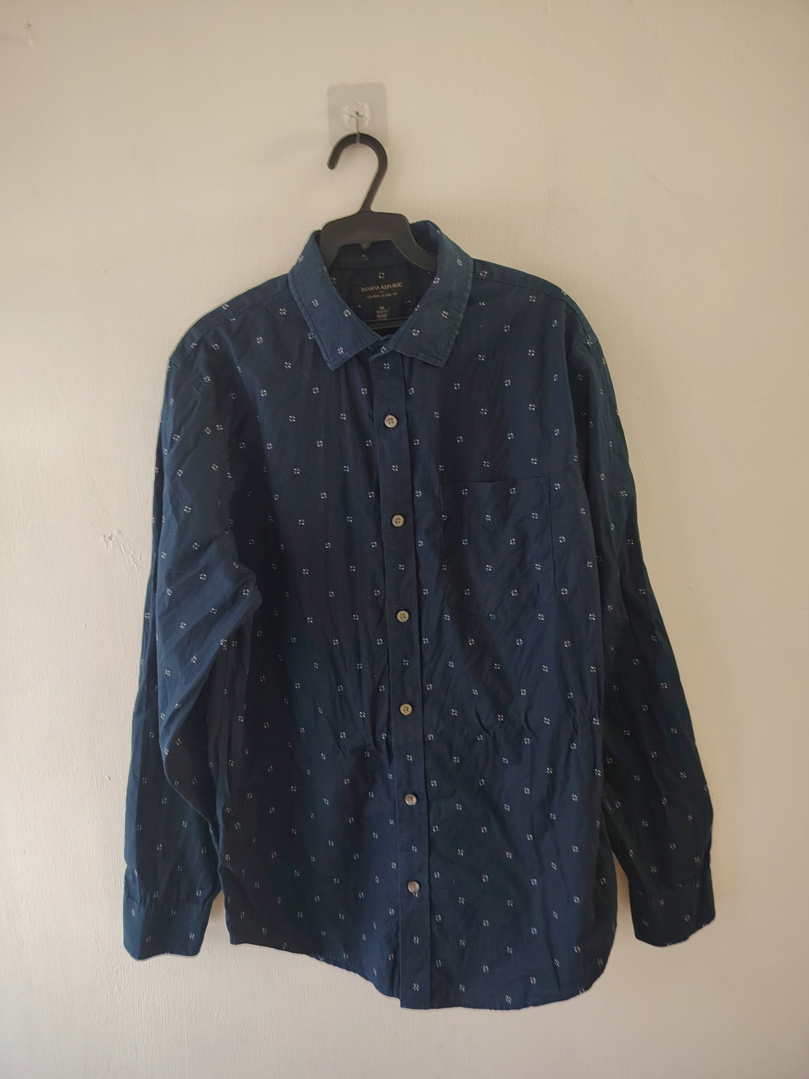 Camisa de Vestir de Hombre Banana Republic, Manga Larga, Talla M, Azul con Detalles