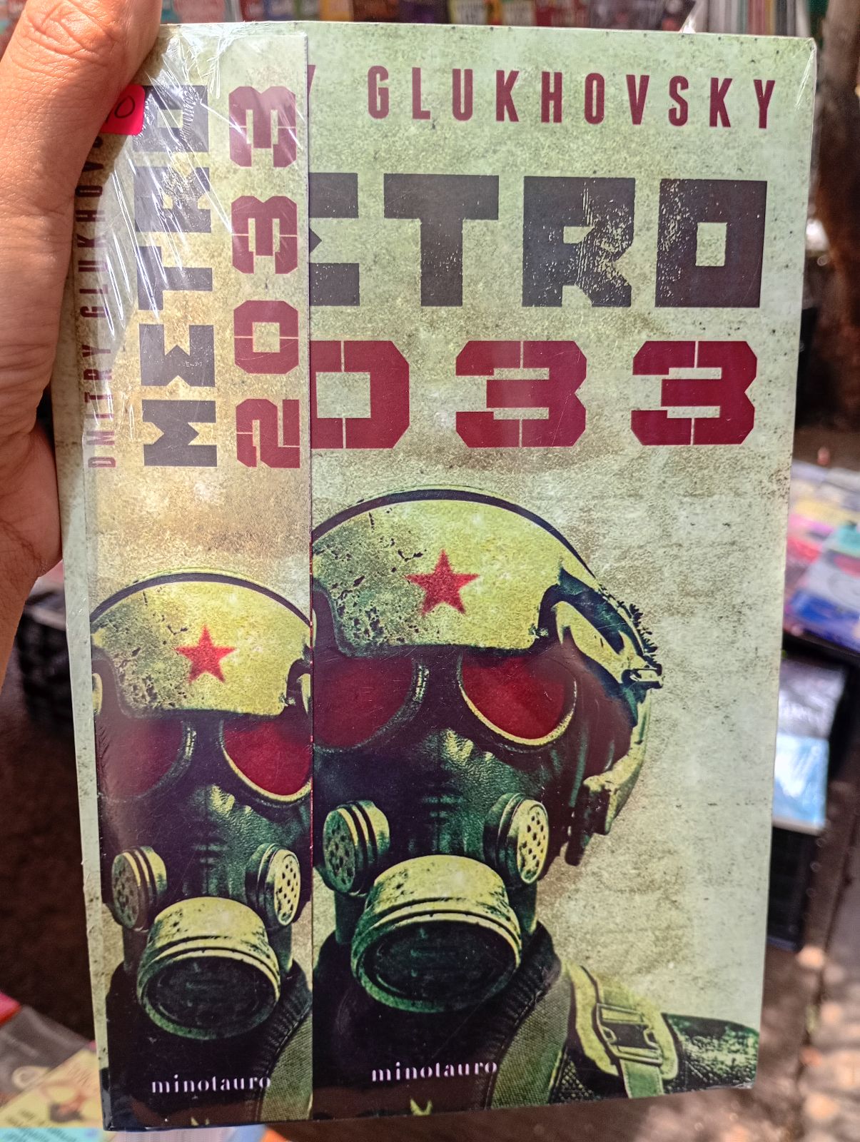 Libro Metro 2033 de Dmitry Glukhovsky