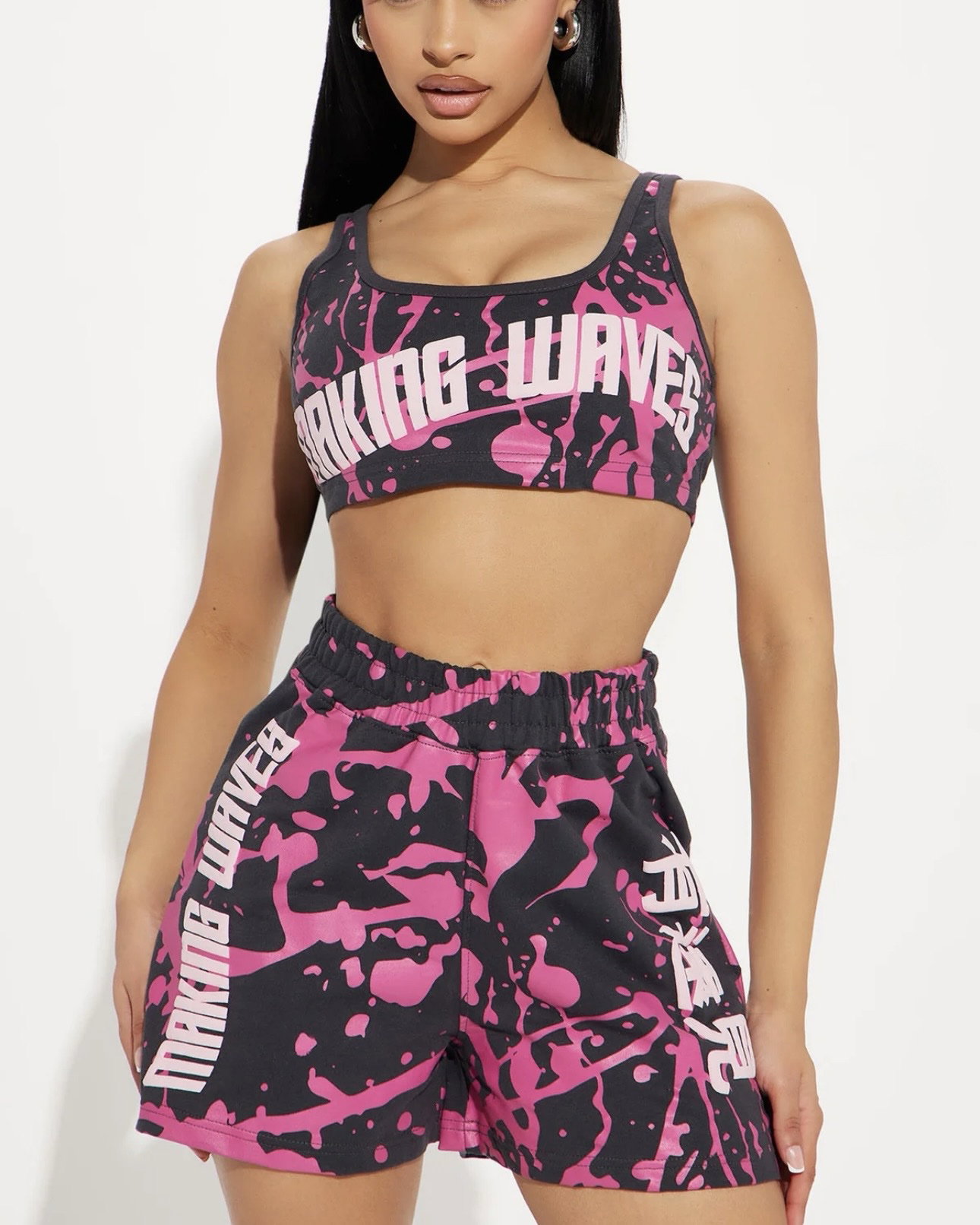 Conjunto Deportivo Nuevo de Top y Short 'Making Waves'