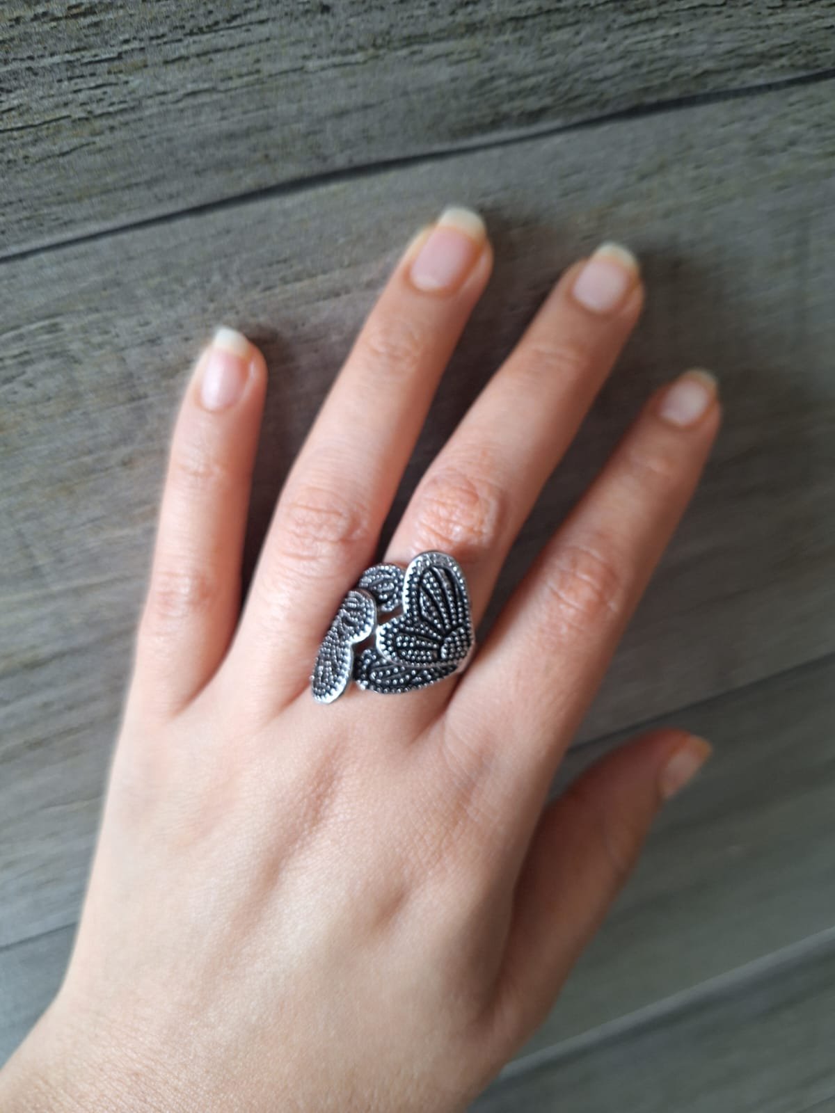 Anillo de Acero Talla 8 en Forma de Mariposa
