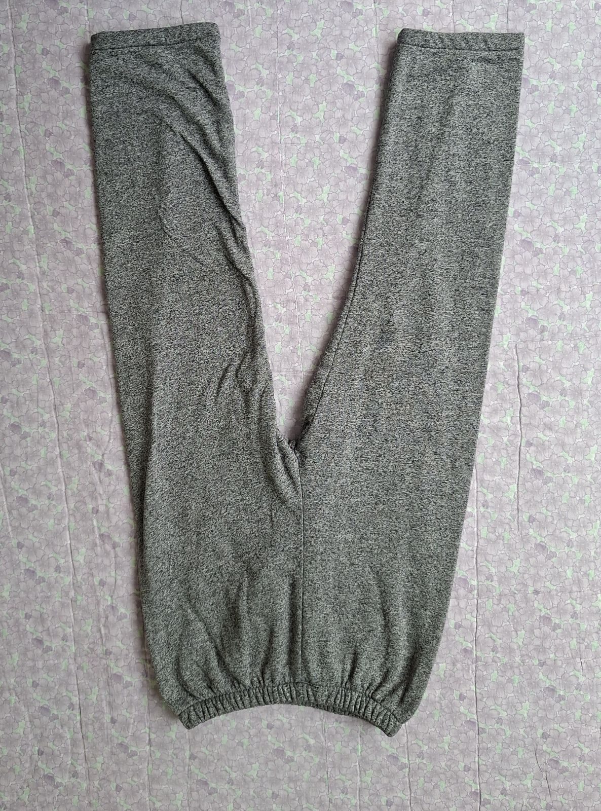 Pantalones cómodos de felpa gris