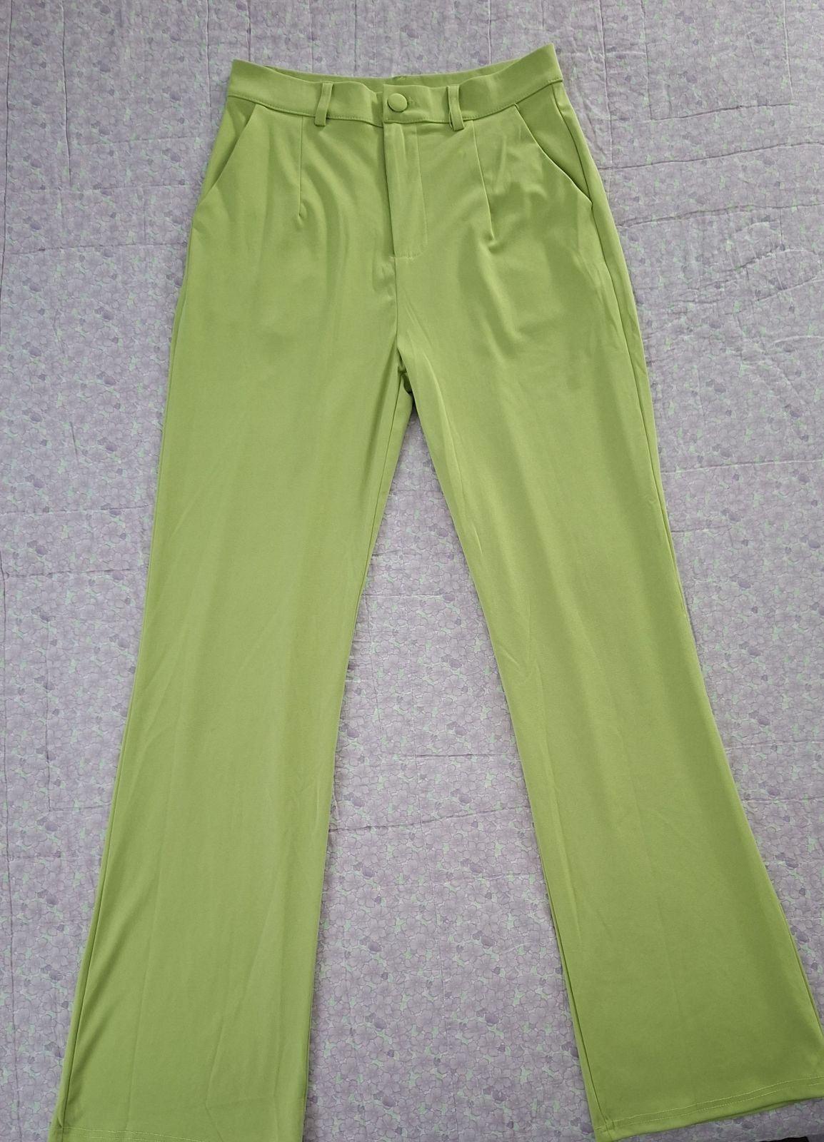 Pantalones de mujer color verde limón