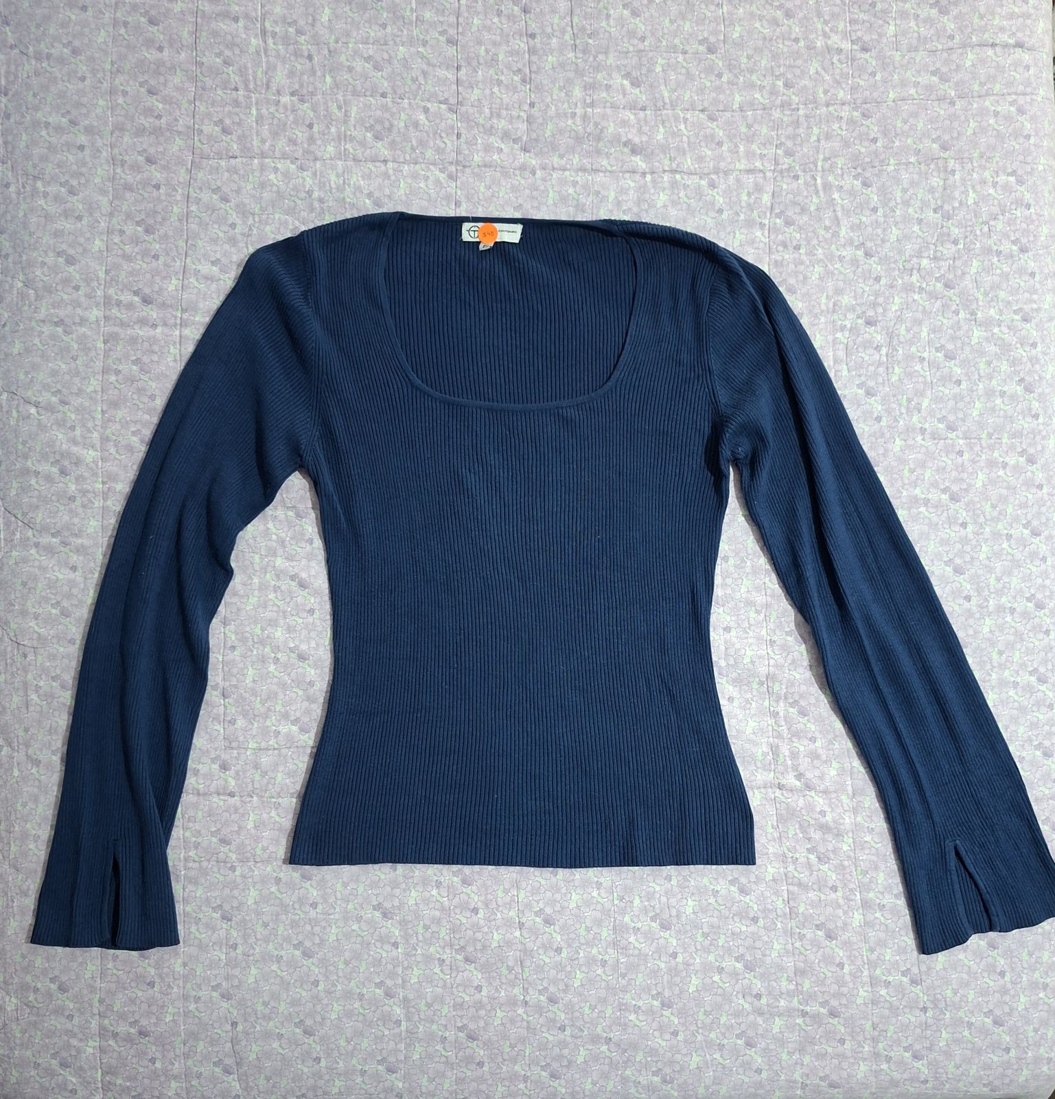 Playera de manga larga color azul marino