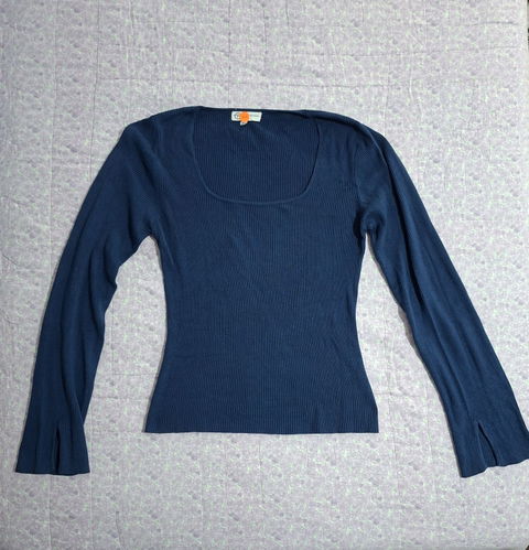 Playera de manga larga color azul marino