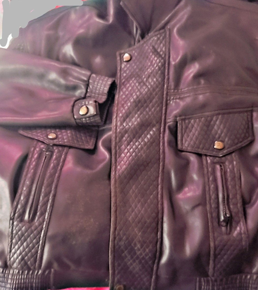 Chaqueta de Hombre Talla G Color Negra en Buen Estado