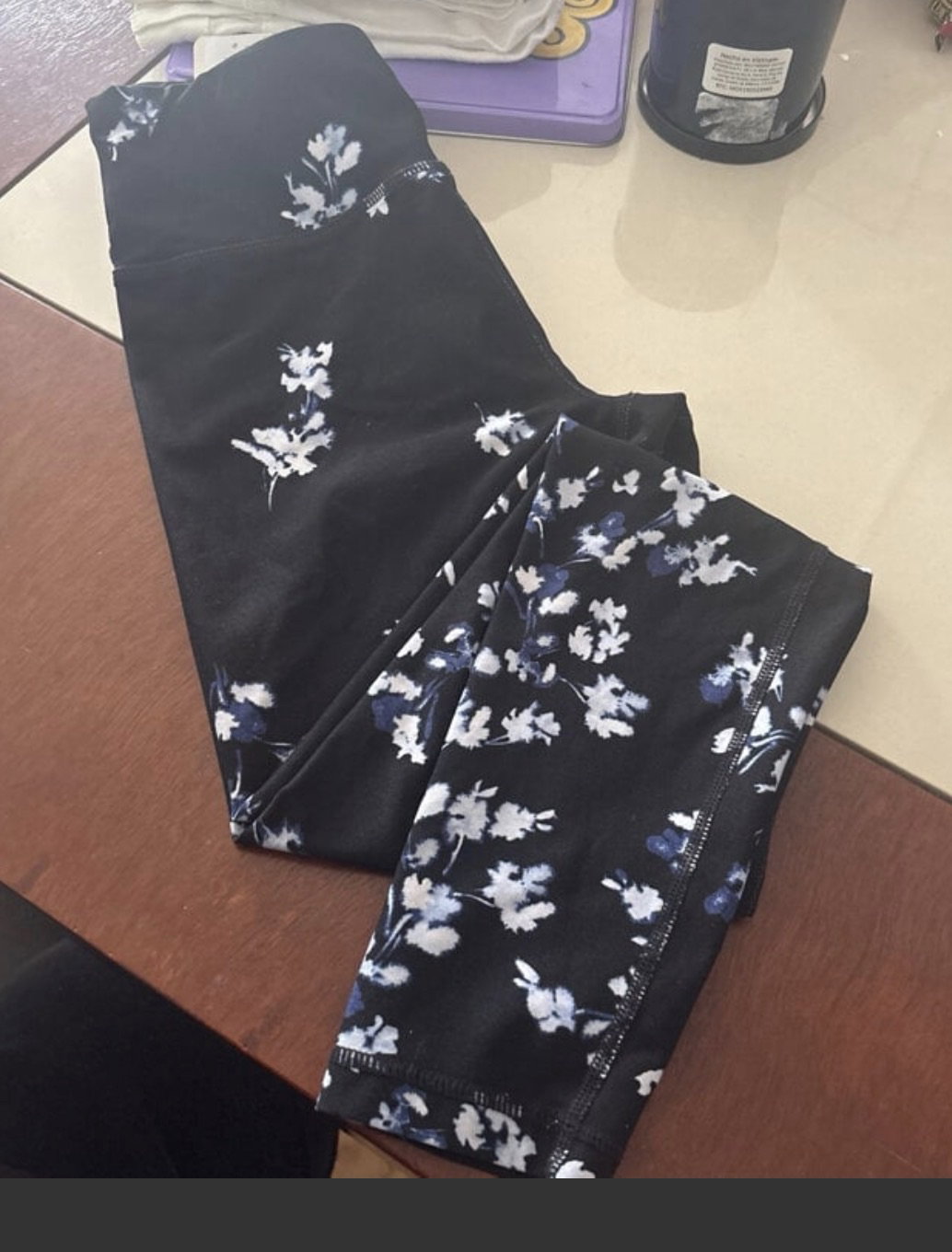 Leggin DKNY XS con diseño floral en buen estado