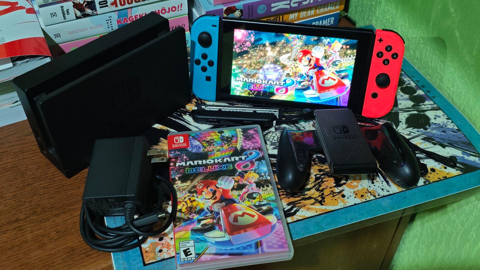 Consola Nintendo Switch con Mario Kart 8 y accesorios originales