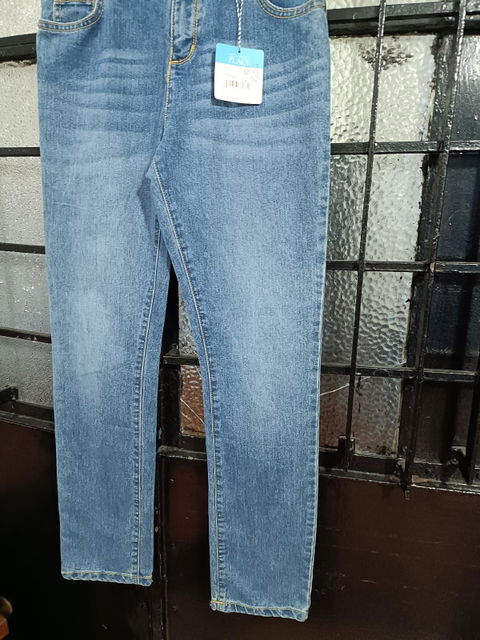 Pantalón de mezclilla azul para niño