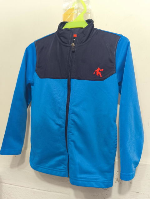 Chamarra deportiva azul con negro para niño