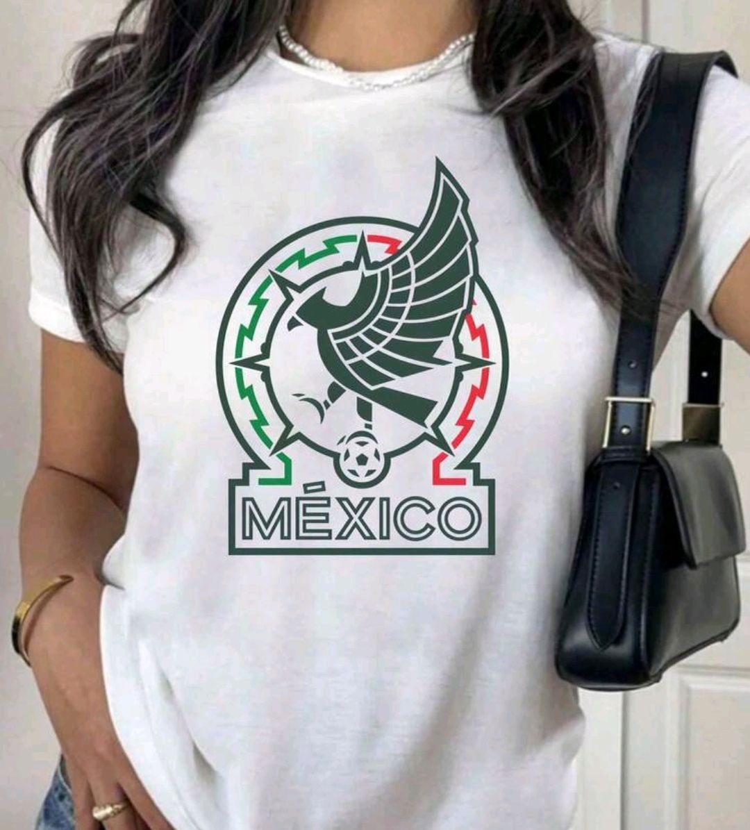 Playera blanca con logo de México