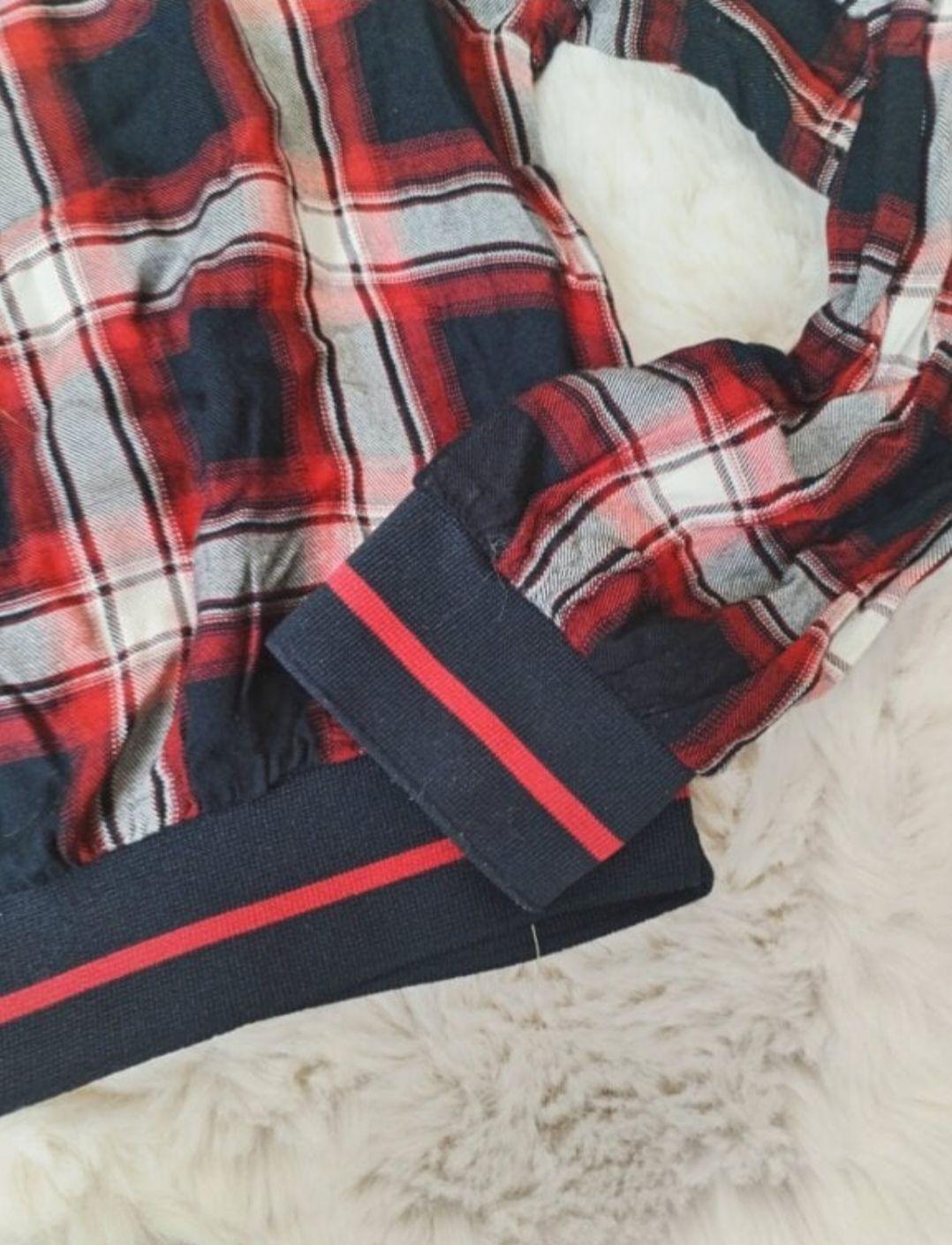Blusa de cuadros roja y negra de manga larga