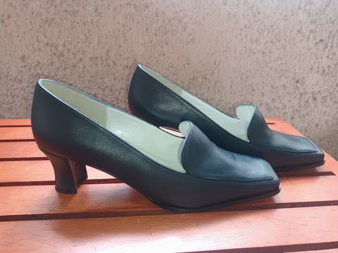 Zapatillas cerradas nuevas color Marino en piel de cabra
