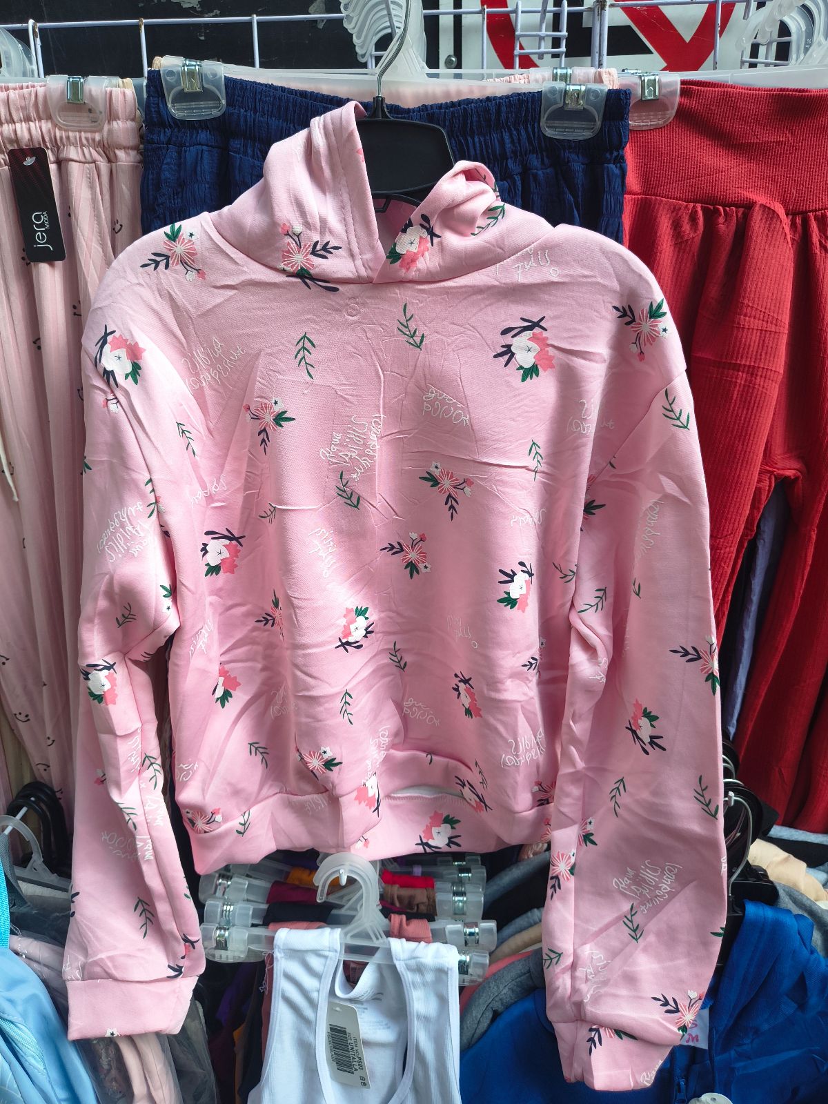 Sudadera rosa con flores para mujer