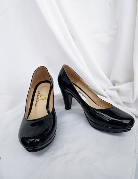 Tacones de Charol Negro con Plataforma