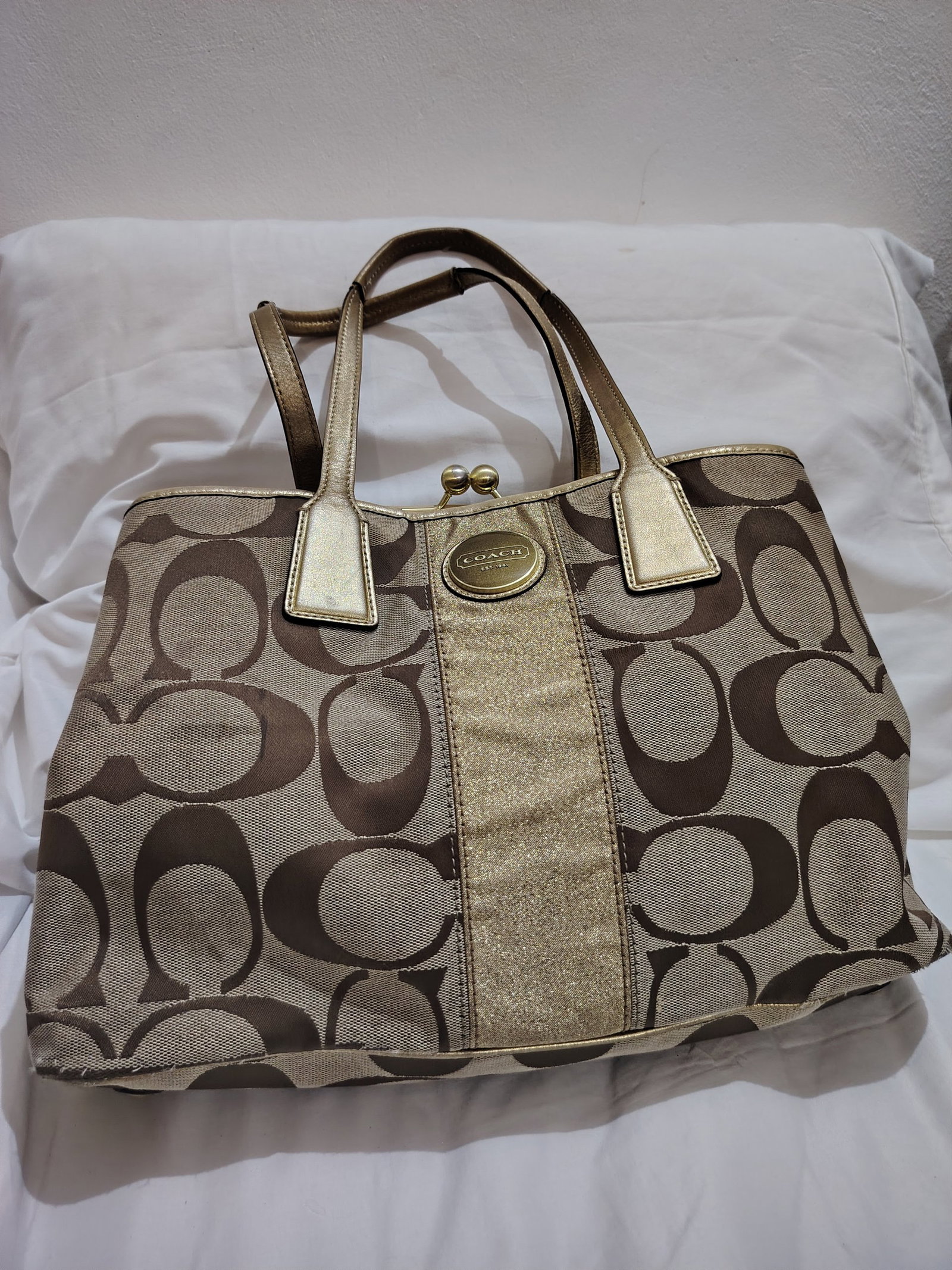 Bolsa de Mano Coach kisslock  en Buen Estado