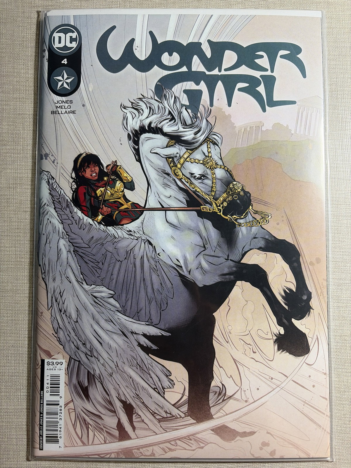 Cómic Wonder Girl #4 en excelente estado