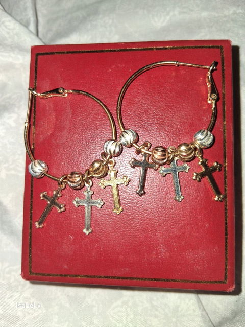 par de aretes de cruces colgantes de acero inoxidables