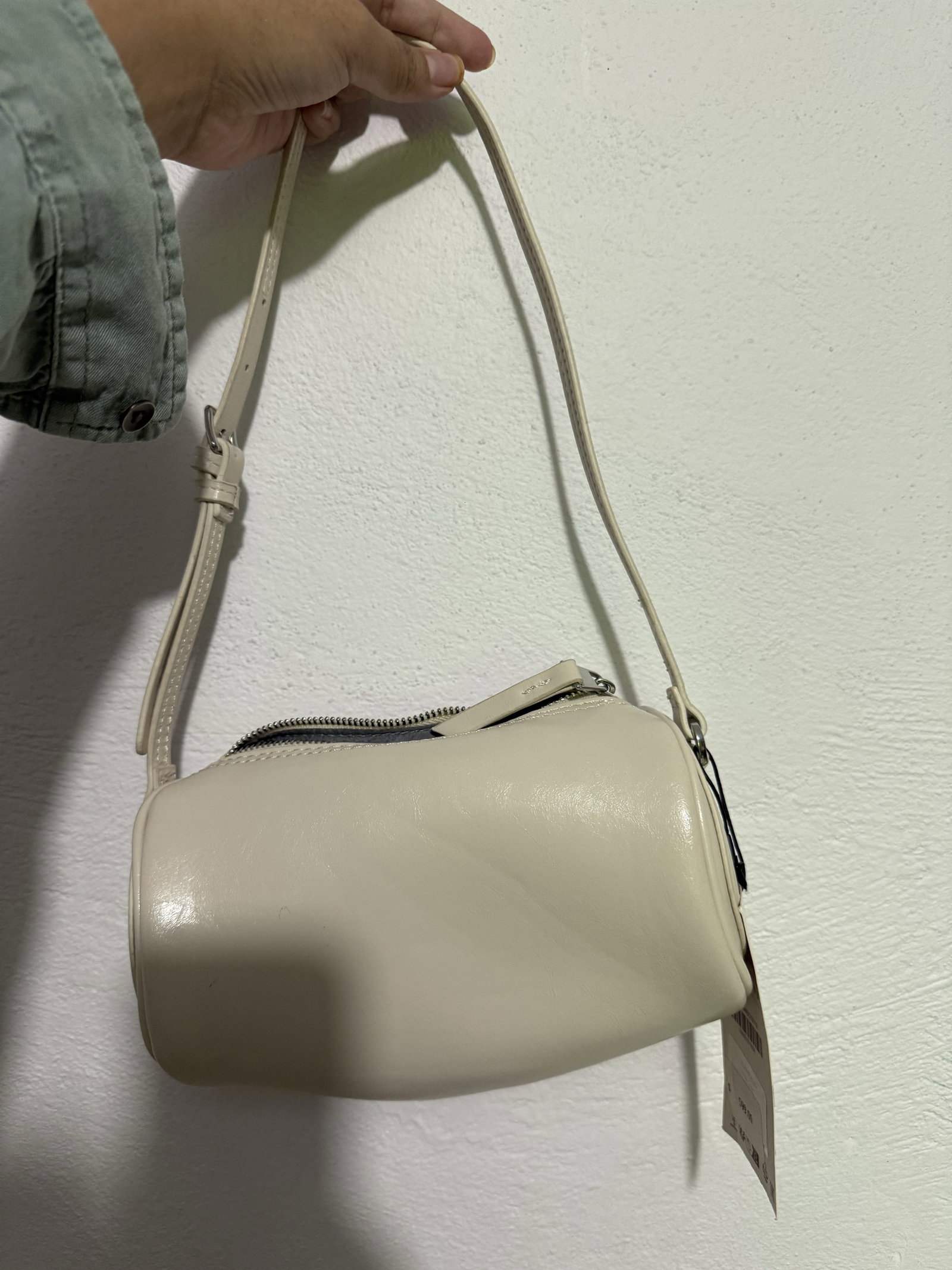 Bolso cilíndrico de Zara nuevo