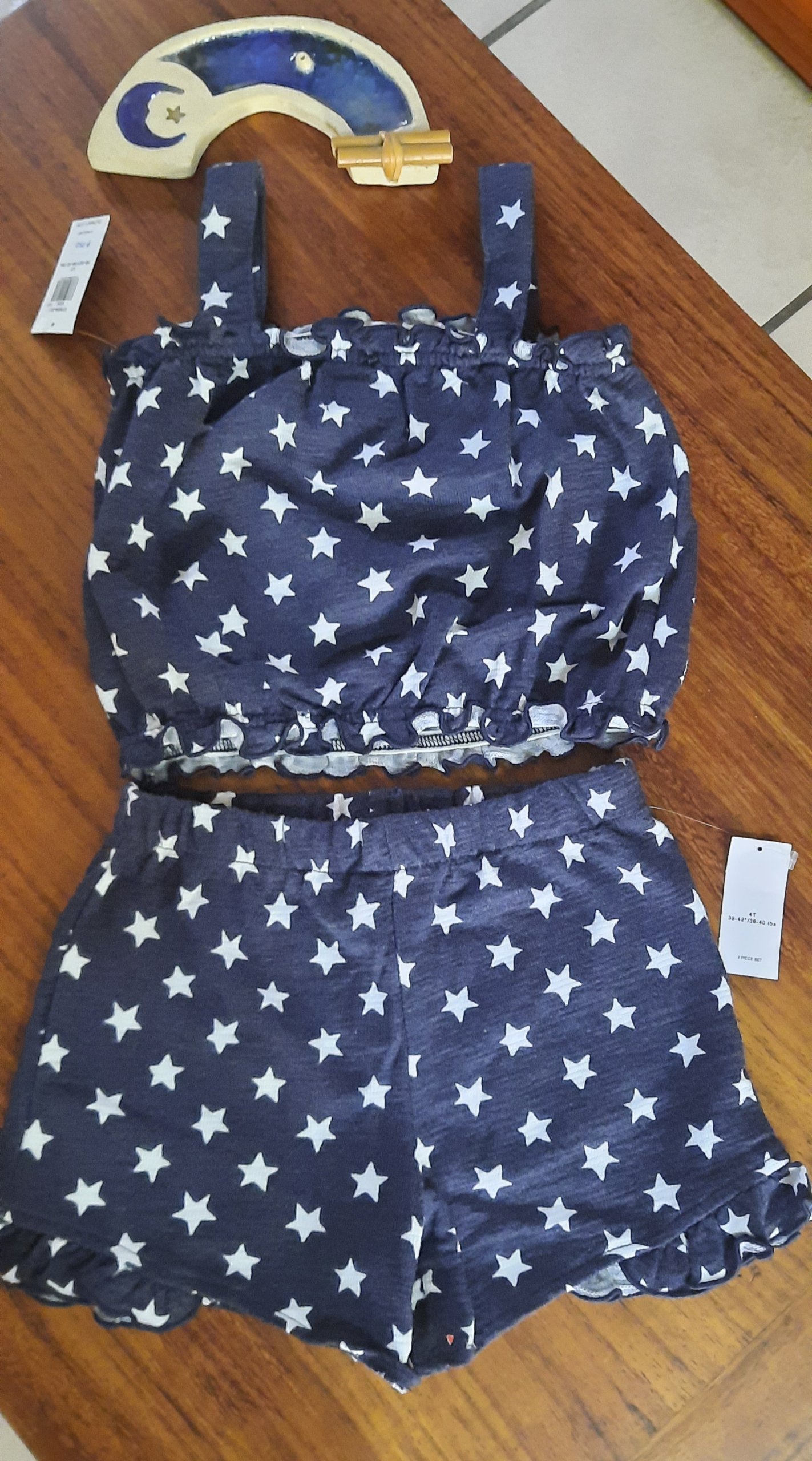 Set de short y blusita para niña Old Navy, talla 4, nuevo