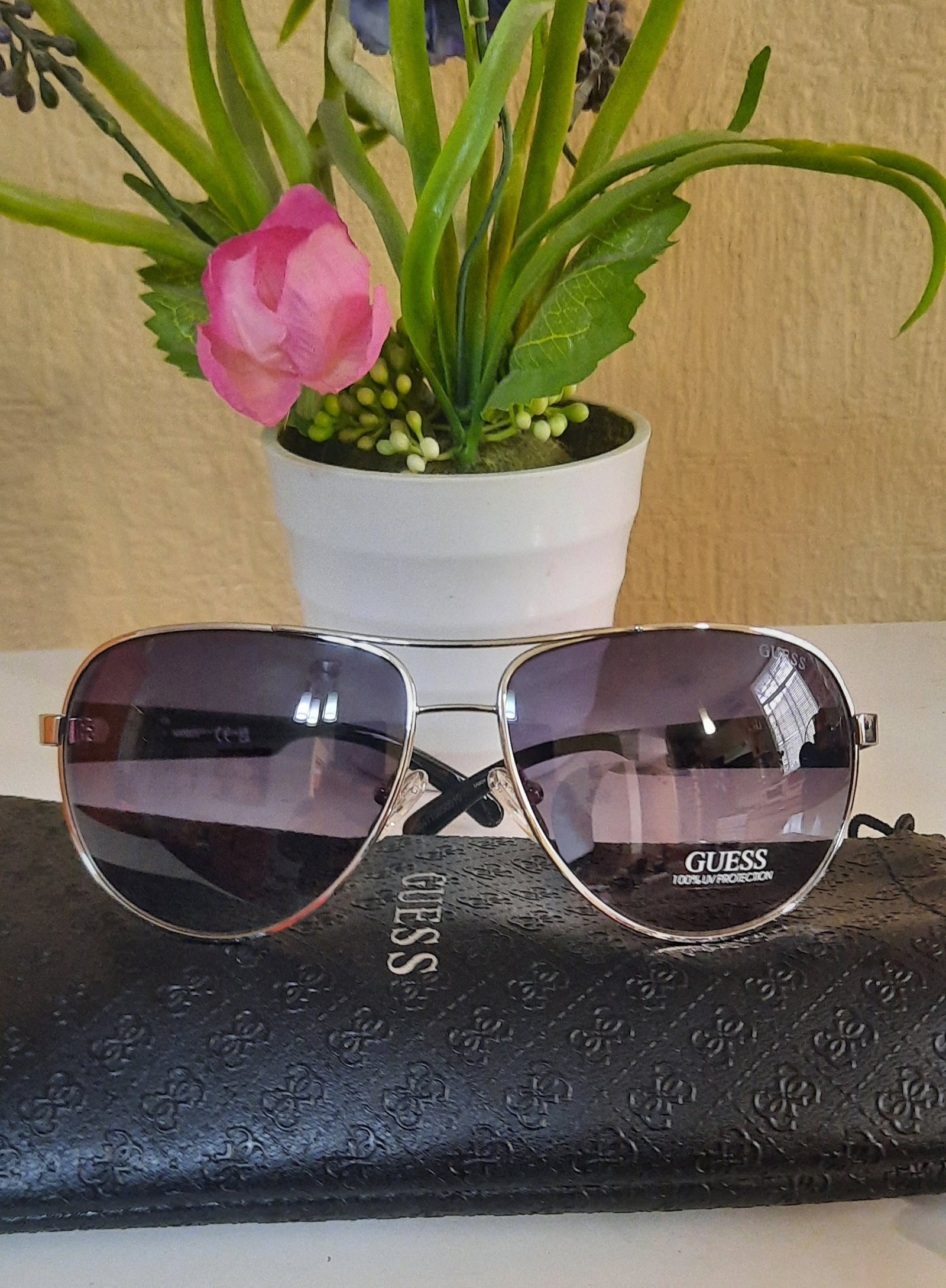 Lentes Guess estilo aviador 